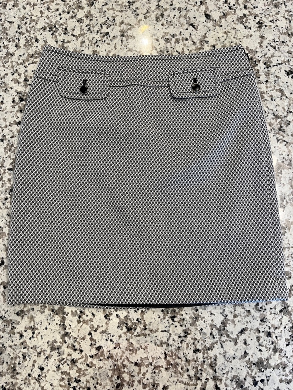 Womens LOFT Textured Mini Skirt Size 2 Black White